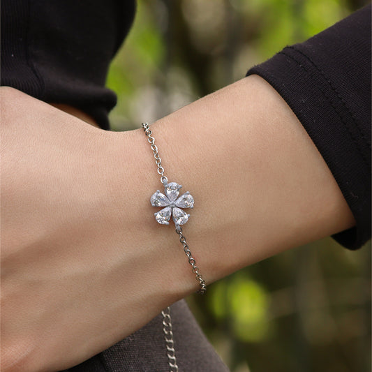 Fine Flower Bracelet